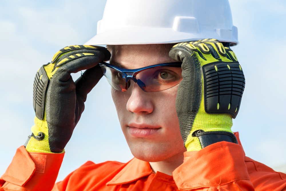 Hi-vis gloves can be used in dark conditions or to meet health and safety standards