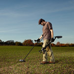 What Are Metal Detecting Gloves?