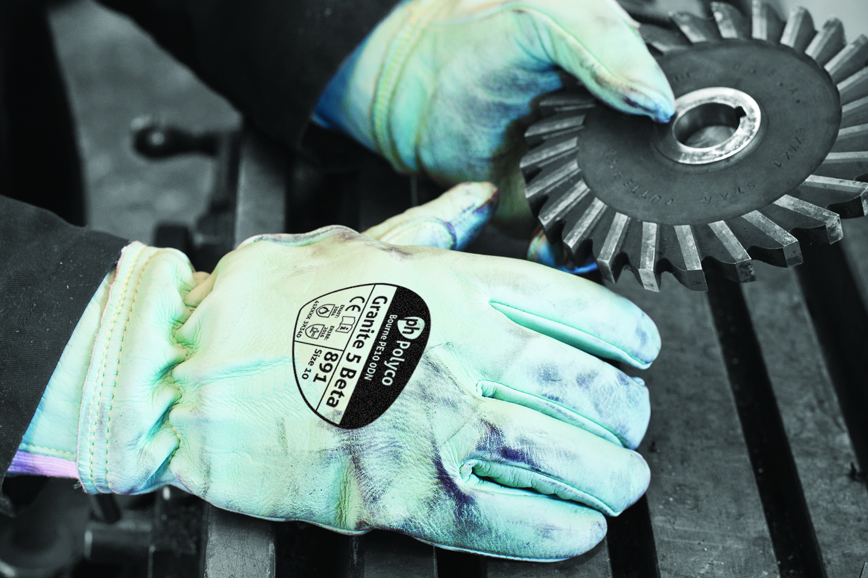 Polyco 891 Safety Gloves allow the user to safely handle heated and sharp material Polyco 891 Safety Gloves