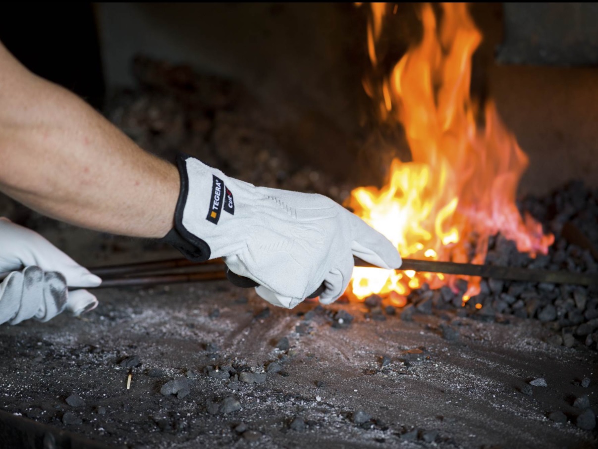 Ejendals 7780 Gloves offer incredible flame resistance for use in the most hazardous conditions Resistant to flame