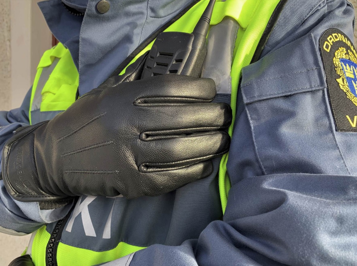 Specifically designed for law enforcement and security professionals, Ejendals 8151 Gloves are sleek, understated and stylish Timeless deisgn